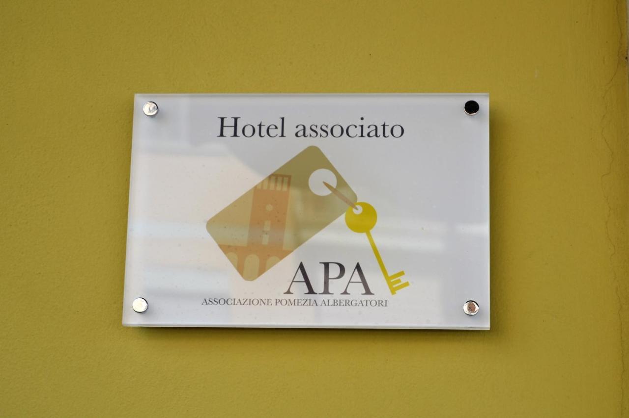 Hotel Facioni ポメツィア エクステリア 写真